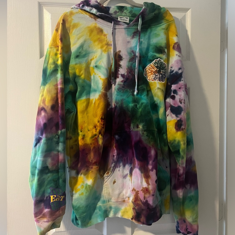 Mr Eatwell king cake hoodie sweatshirt. Size XXL. Gently used.